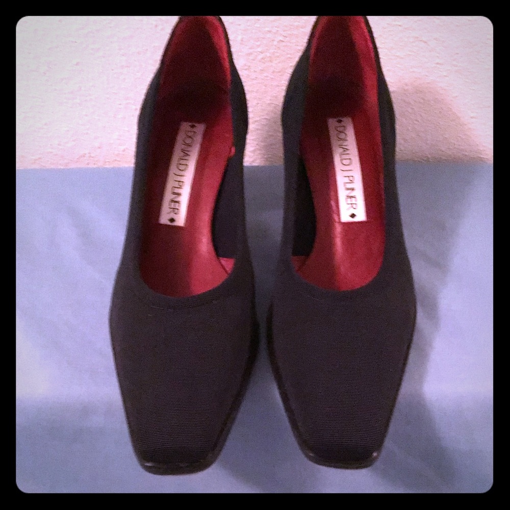 Donald J. Pliner Low heeled Pumps
